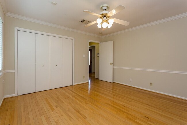 Building Photo - 1230 Timbergrove Ln