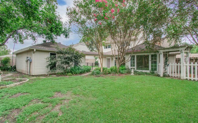 Building Photo - 16209 Wall St