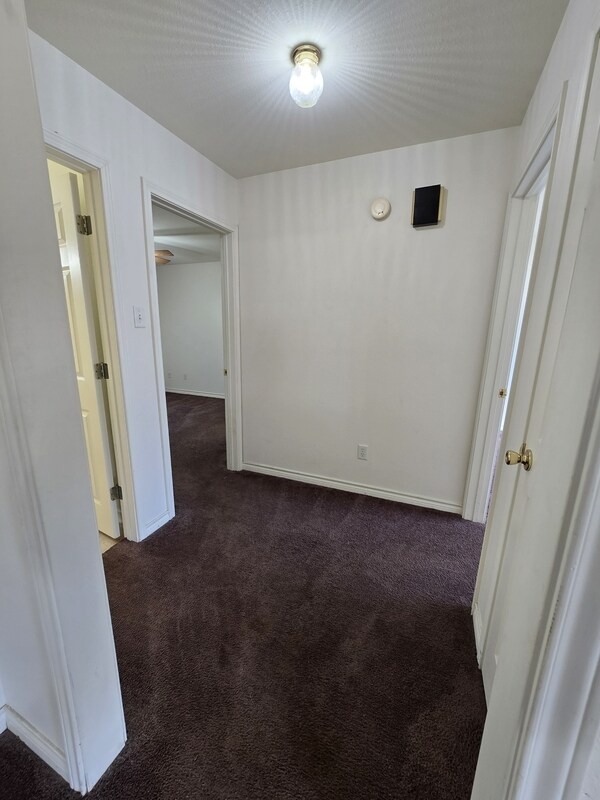 Building Photo - 634 Canada St