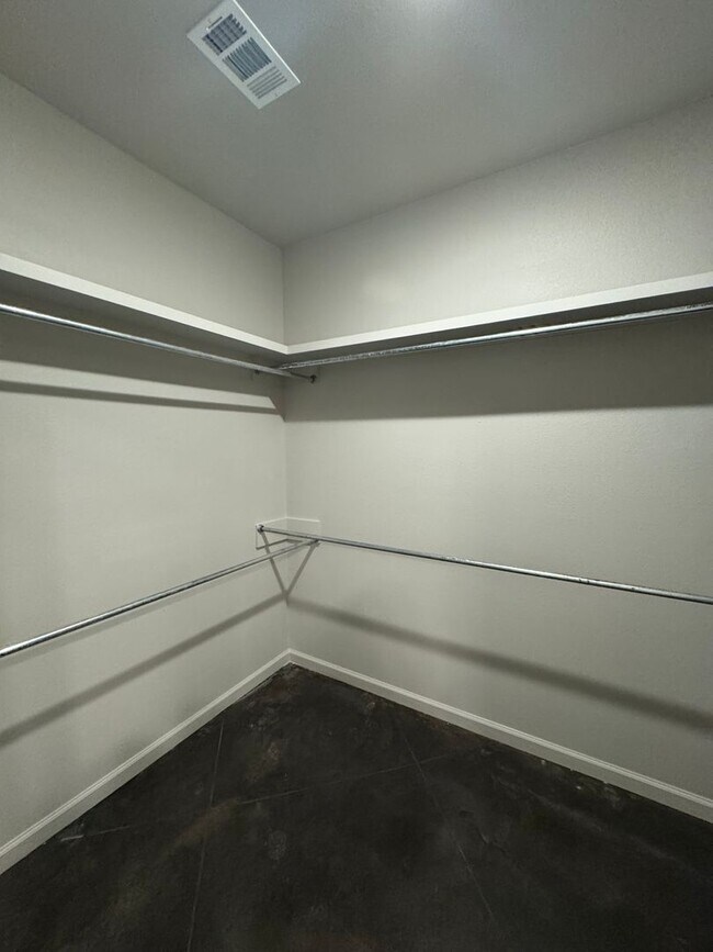 Building Photo - Newer Construction 3/2/2 Located in Beacon Point CISD