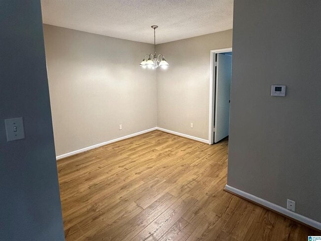 Building Photo - Wonderful 1 bedroom, 1 bathroom unit ready...