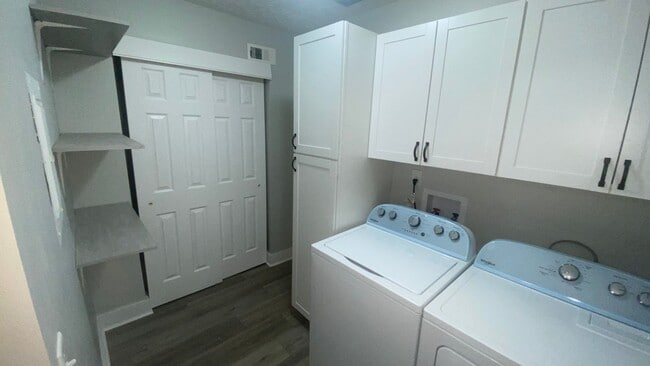 Building Photo - 3245 Summerhill Ln