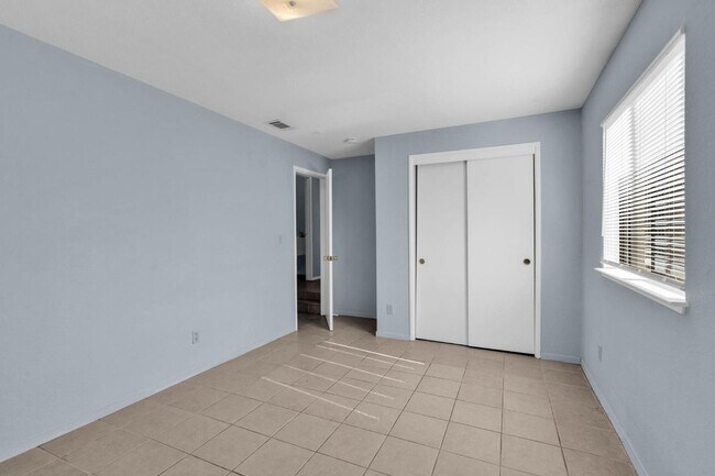 Building Photo - 5 bedrooms. Remodeled.Get ½ Off Your First Month’s Rent! Sign a lease and move in within 30 days—...