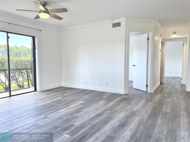 Building Photo - 567 Trace Cir