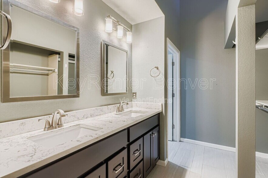 Building Photo - 6408 Zang St