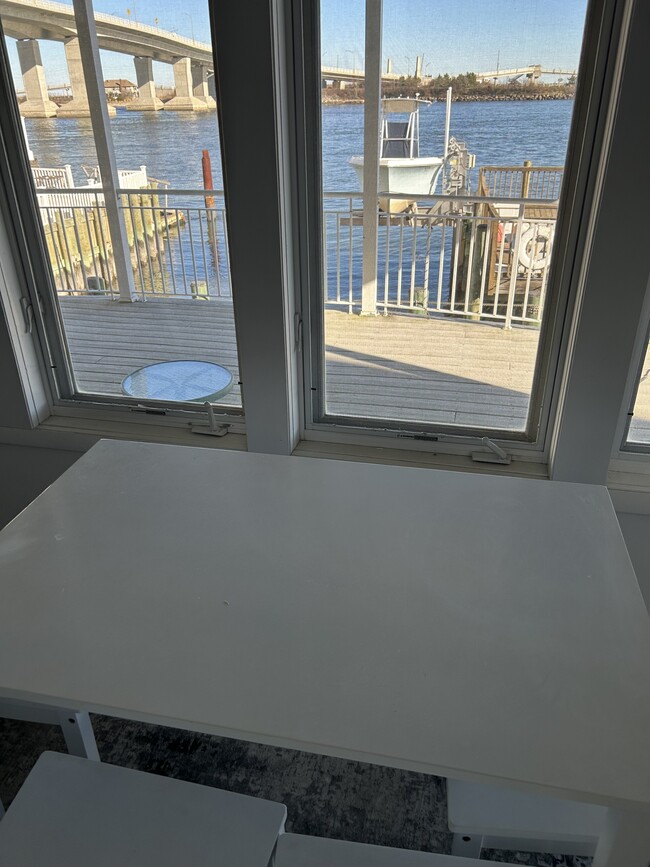 Building Photo - 46 S Bay Ave