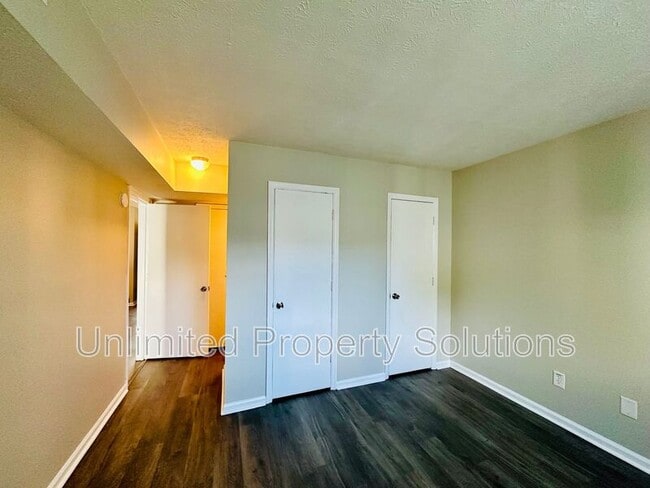 Building Photo - 215 Sunn Aire Ct