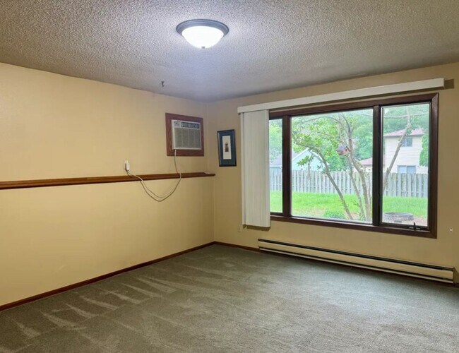 Building Photo - 606 Vilas St