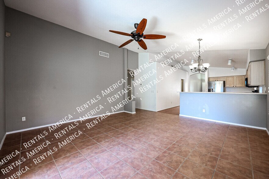 Building Photo - 7471 W Lone Cactus Dr