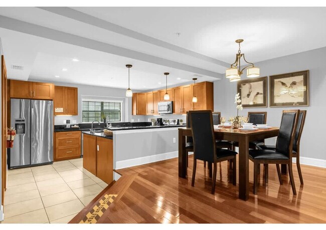 Building Photo - 14545 Damai Ln
