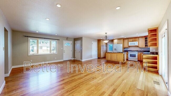 Building Photo - 1824 Midway Dr