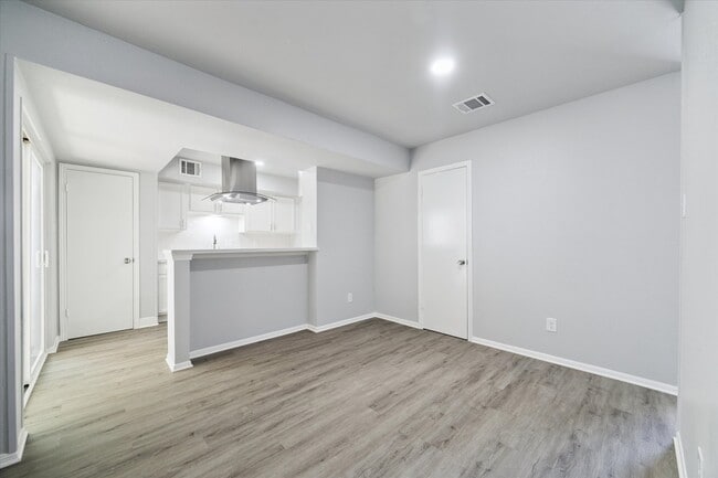 Building Photo - 4406 Stanford Ct