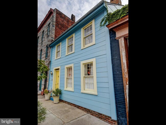 Building Photo - 1627 Aliceanna St