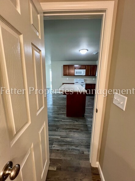 Building Photo - 5230 Canyon Cir