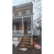 Building Photo - 647 S Pulaski St