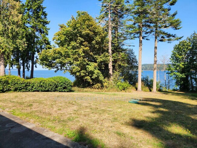 Building Photo - 2 bed 1 bath waterfront home, in Sequim