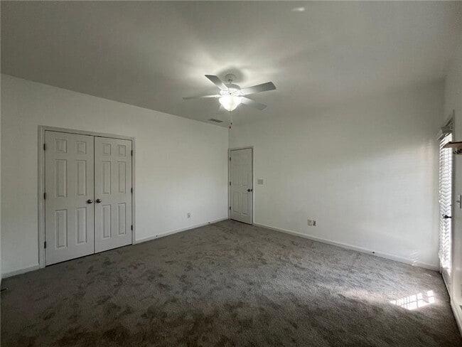 Building Photo - 3380 Triview Square