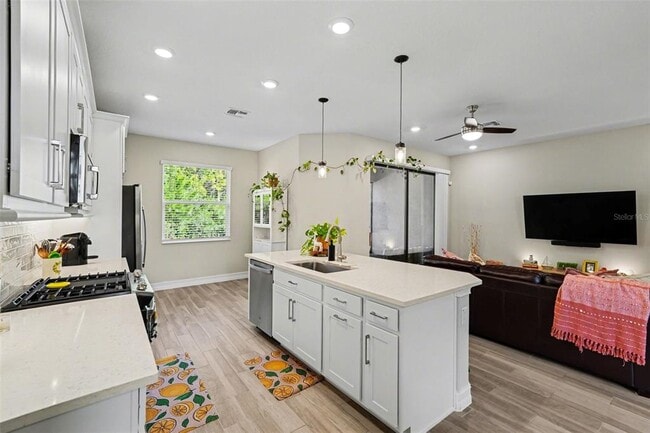 Building Photo - 5054 San Martino Dr