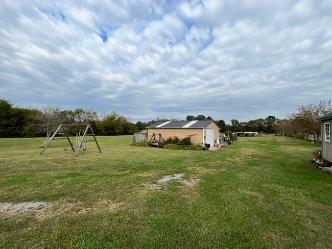 Building Photo - 476 Bill Russell Rd