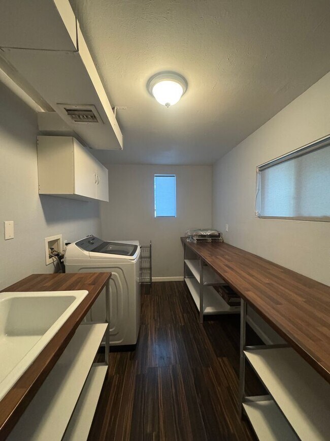 Building Photo - 3 bedroom home in Downtown Phoenix