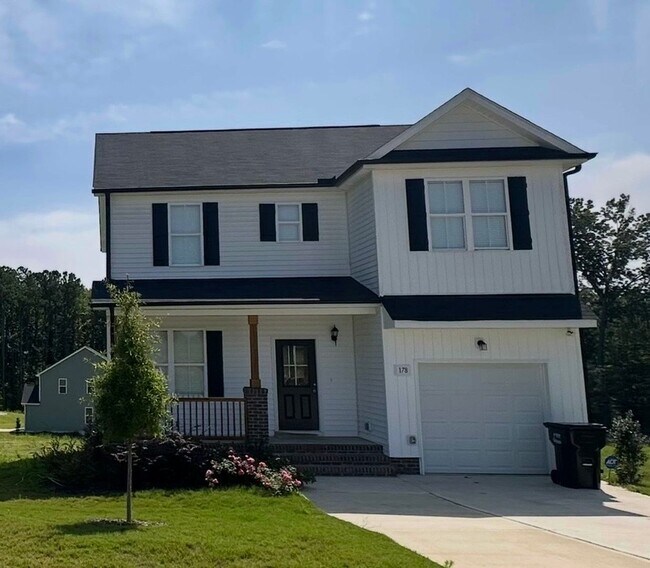 Primary Photo - 4 Bedroom Home in Zebulon