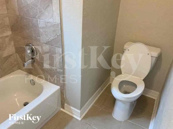 Building Photo - 2411 Shady Brook Dr