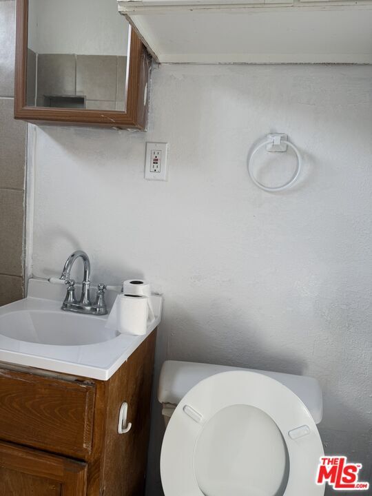 Building Photo - 5042 Ferndale St