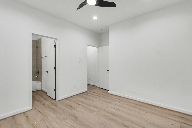 Building Photo - 203 Danna Ln