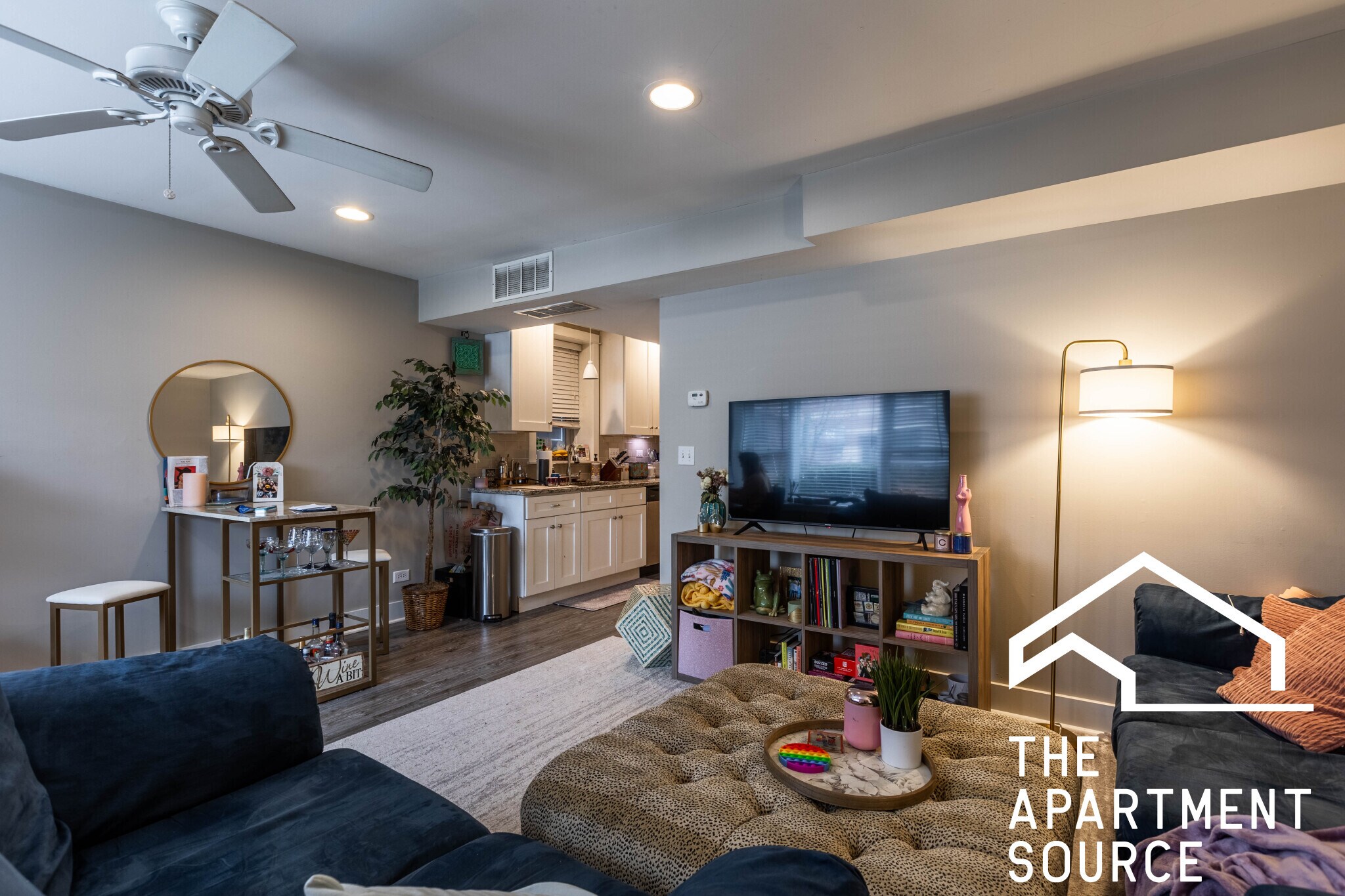 Building Photo - 2449 N Ashland Ave