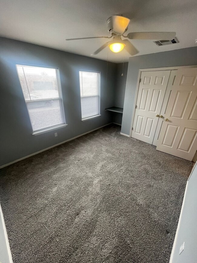 Building Photo - Charming 3 bedroom/2 bathroom Home located in Las Colinas