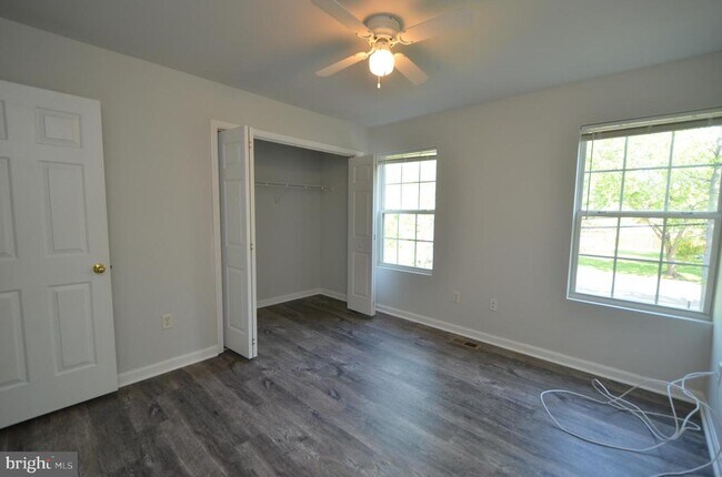 Building Photo - 1161 Gwynne Ave