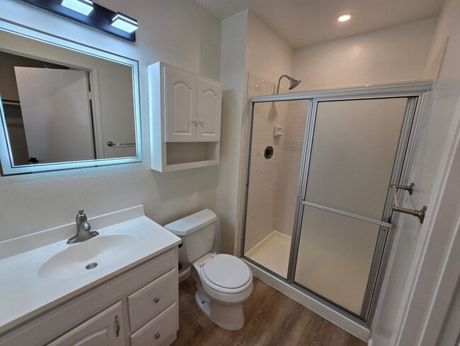 Building Photo - Beautiful la Jolla condo