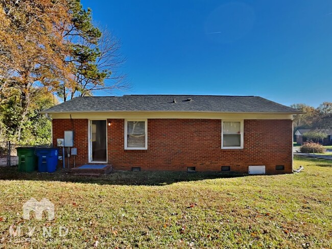 Building Photo - 4017 Hillwood Ct