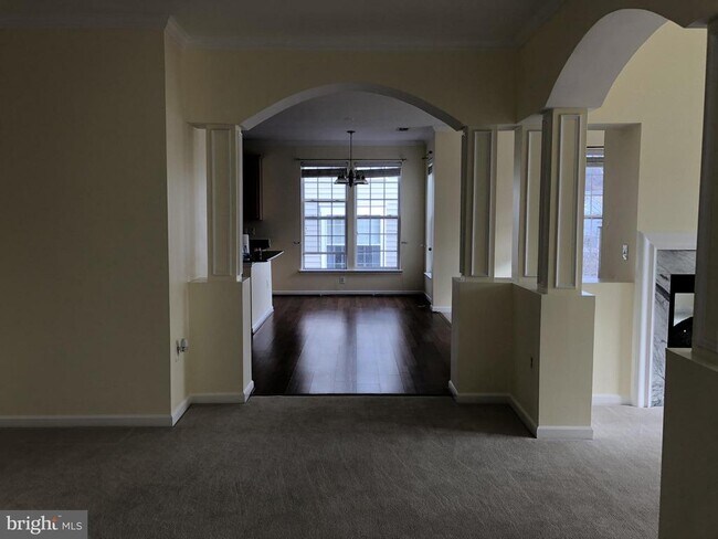 Building Photo - 5074 Donovan Dr