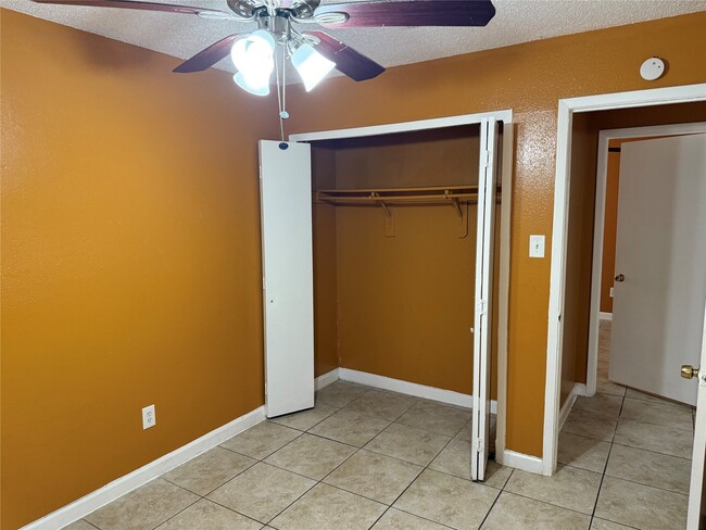 Building Photo - 12107 Tambourine Dr