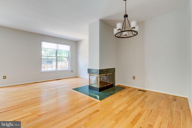Building Photo - 20780 Dockside Terrace