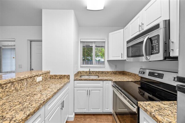 Primary Photo - 404 SE 16th St