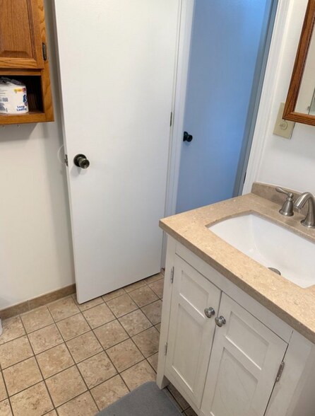 Building Photo - 3058 Bass Dr