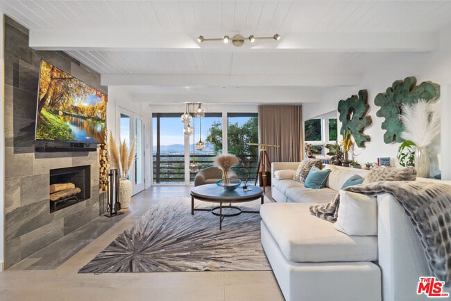 Building Photo - 3288 Wrightwood Dr