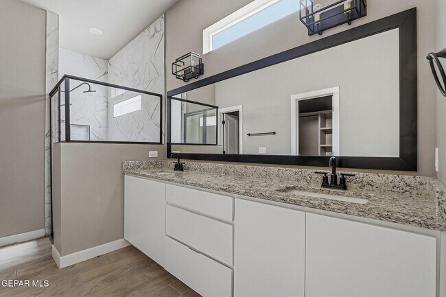 Building Photo - 12252 Desert Dove Ave