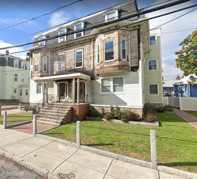 Primary Photo - 3 br, 1 bath Triplex - 75 Easton St 3