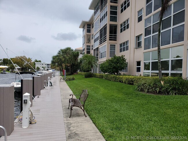 Building Photo - 1481 S Ocean Blvd