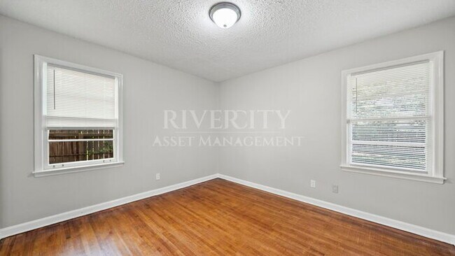 Building Photo - Stunning, Move-In Ready Home in Whitehaven! Section 8 Welcomed !!!