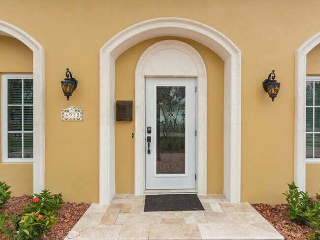 Building Photo - 4930 NE 27th Ave