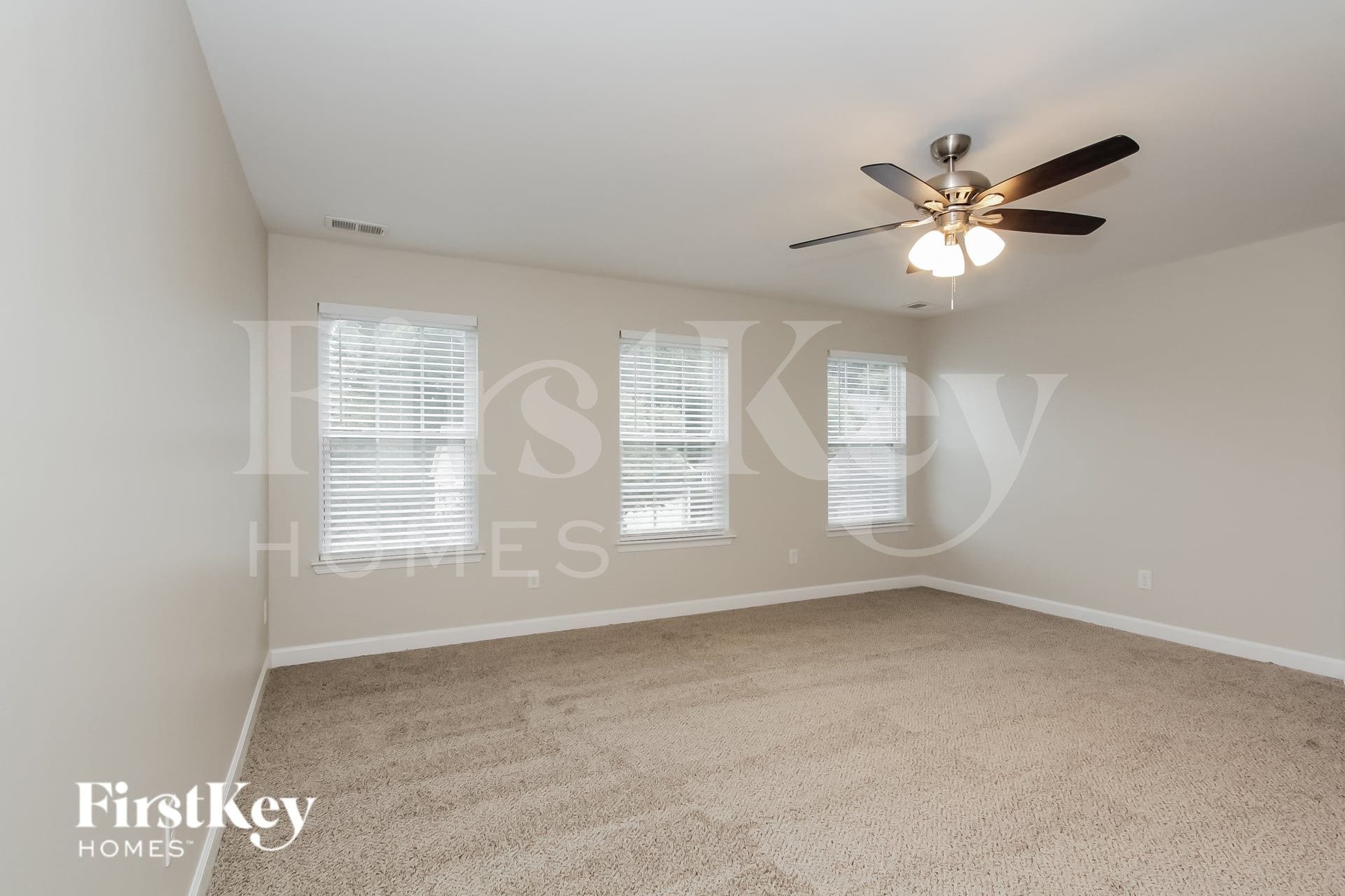 Building Photo - 240 Golden Valley Dr