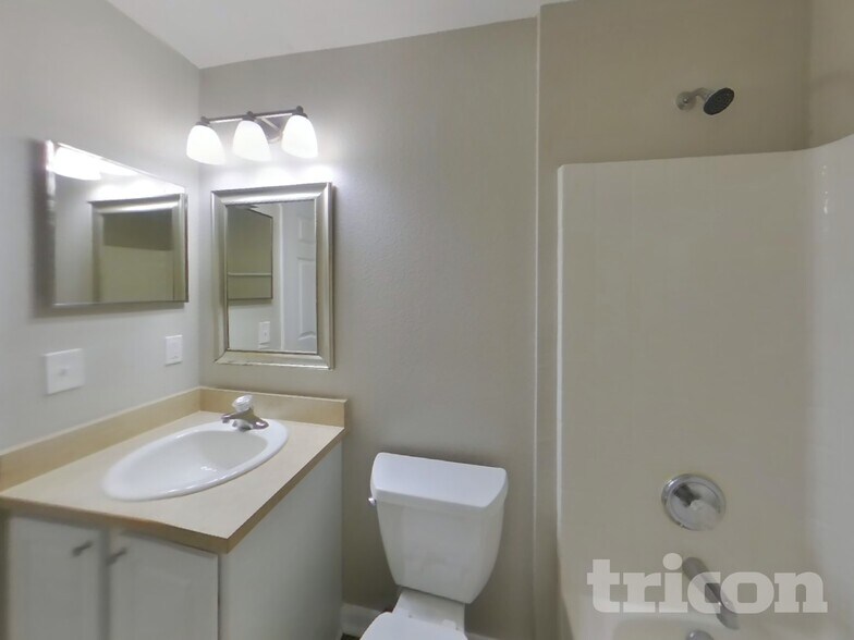 Building Photo - 2941 Grayton St