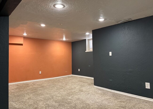 Building Photo - Charming Home in Salt Lake City!