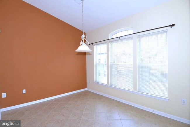Building Photo - 1005 Samantha Ln