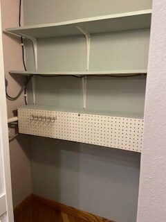 Building Photo - 1350 Golden Cir