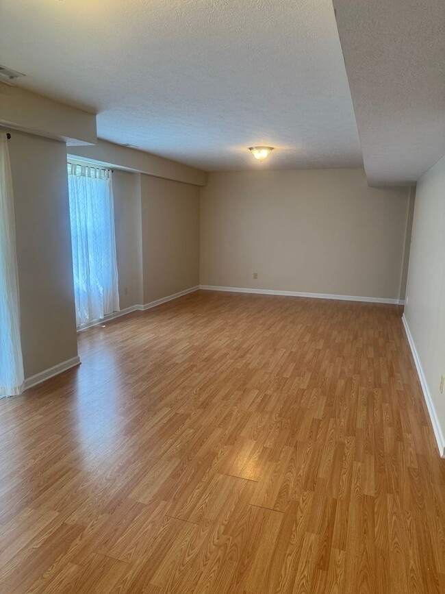Building Photo - 2032 Bill Hicks Dr